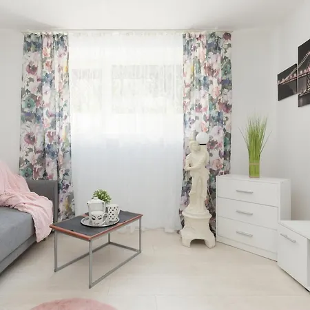 Affordable Underground Studio Near Pge Narodowy By Noclegi Renters Warsaw Exterior photo